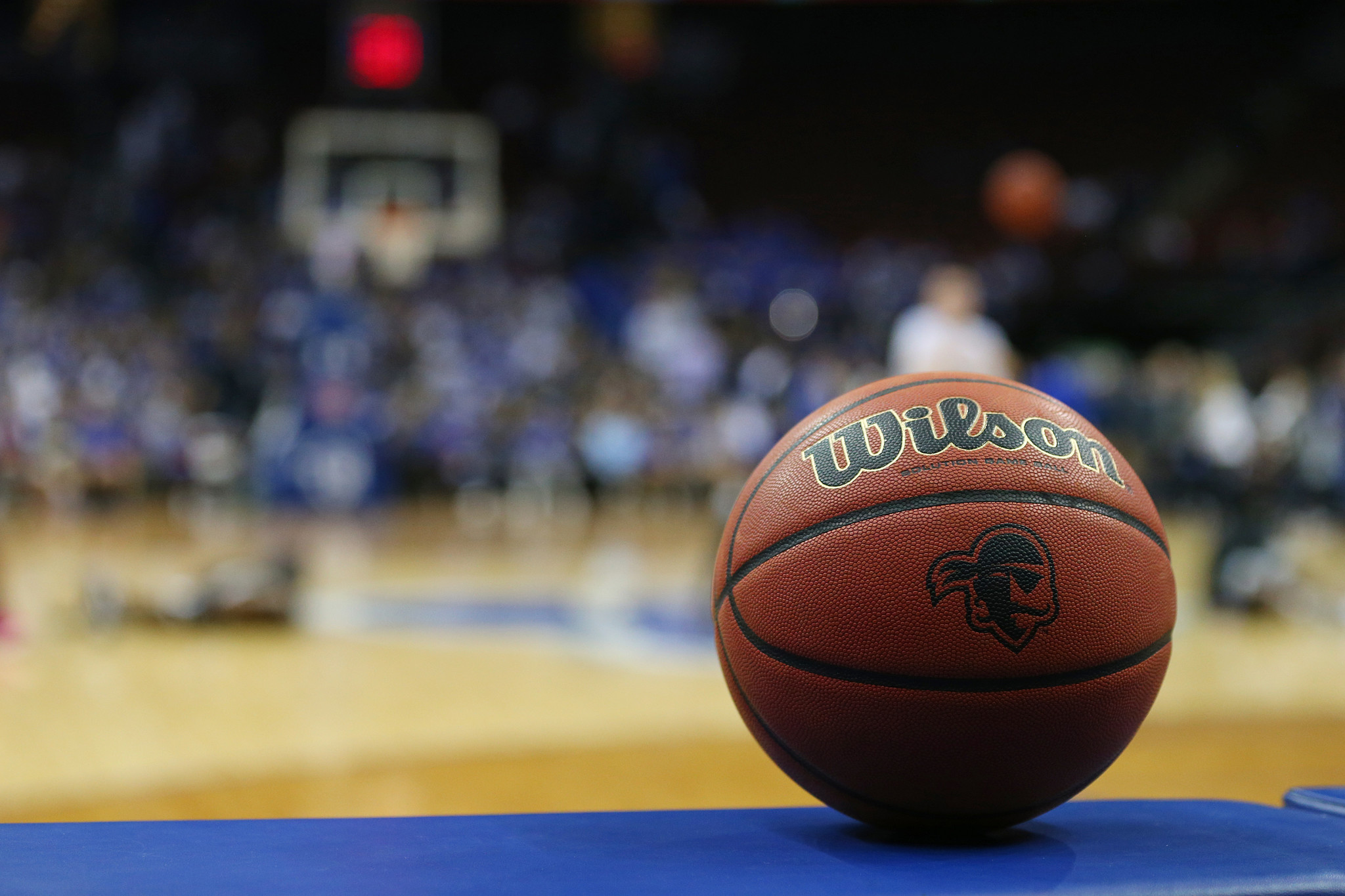 NBA neemt na 38 jaar afscheid van vertrouwde Spalding-basketballen. 