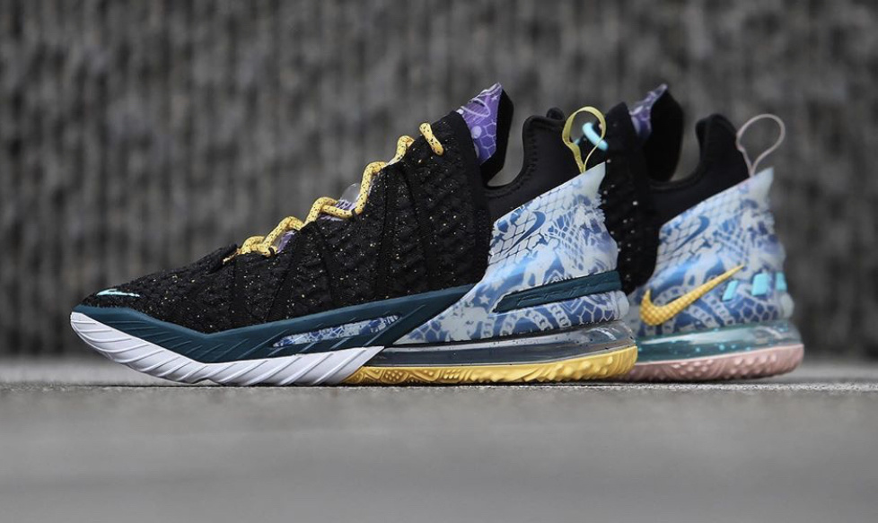 De Nike LeBron 18 "Reflections"