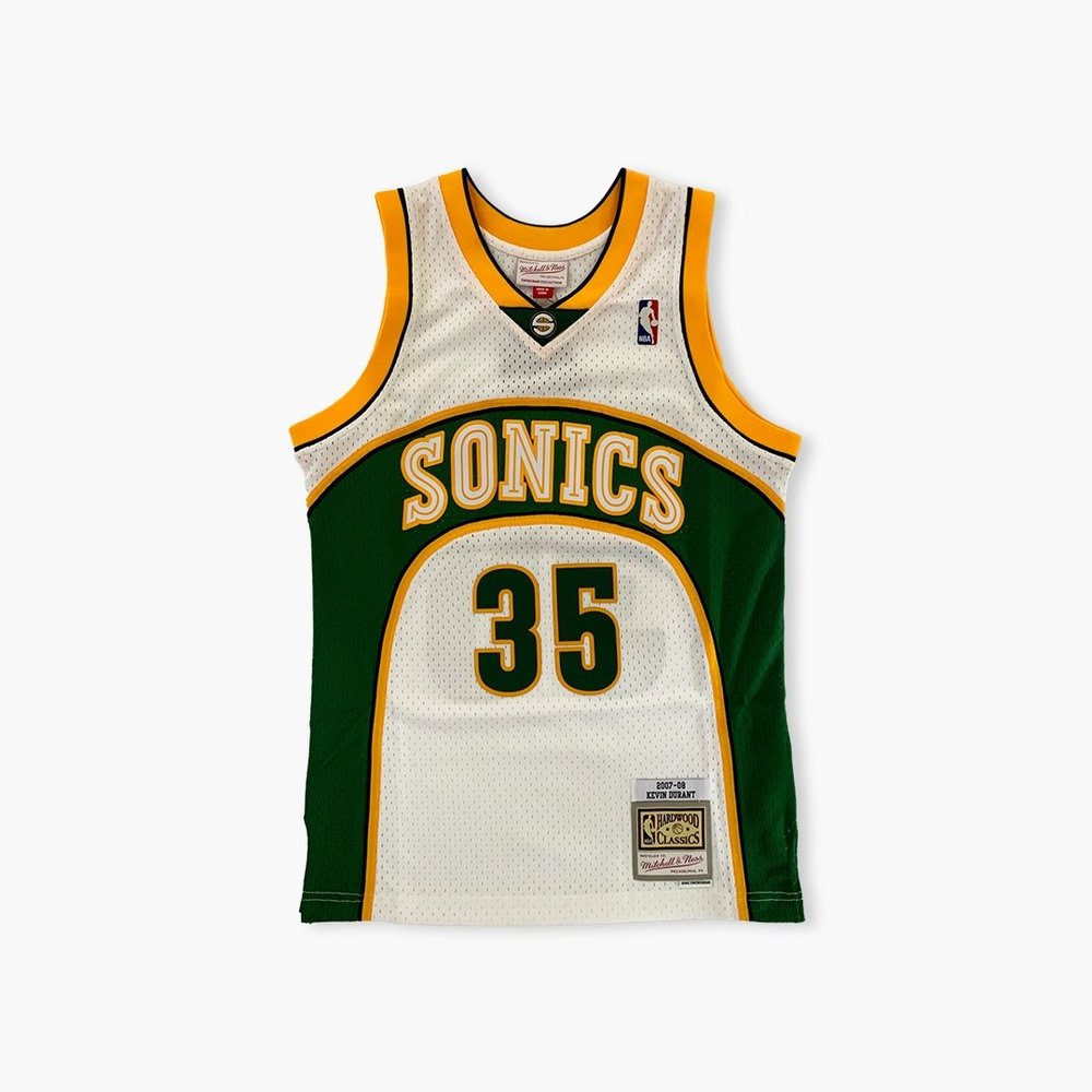 Durant wears Sonics jersey in Seattle return