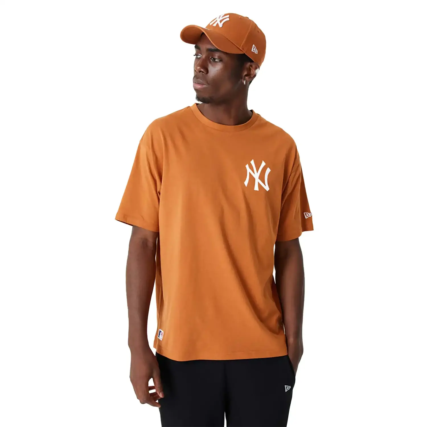 New Era New York Yankees two tone oversized t-shirt in off white