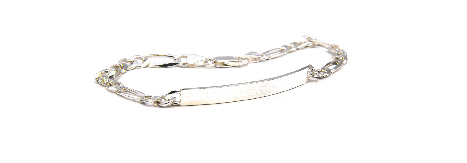 Armband figaroschakel met graveerbaar plaatje zilver