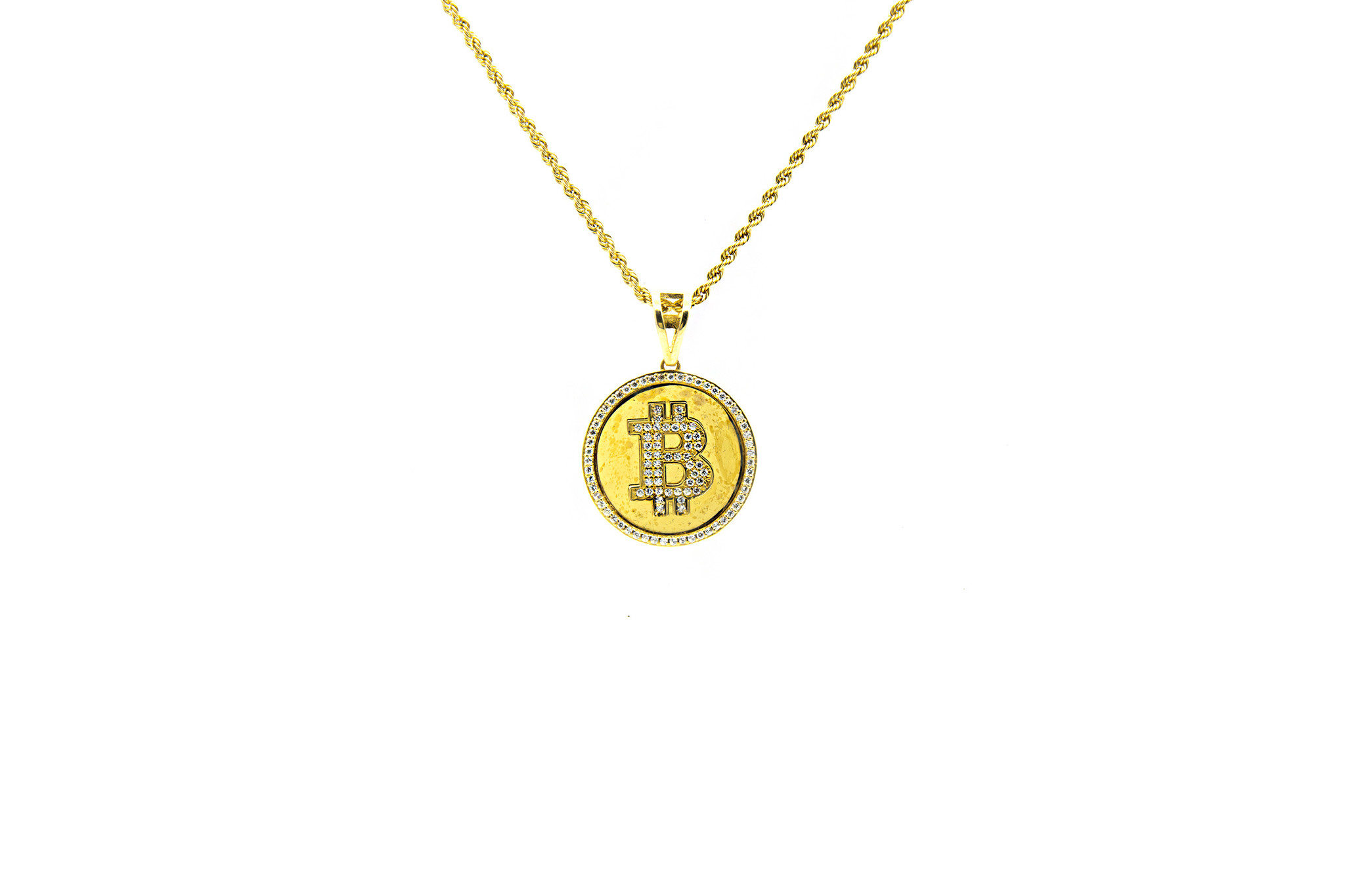 Hanger Bitcoin bezet met zirkonia's-1