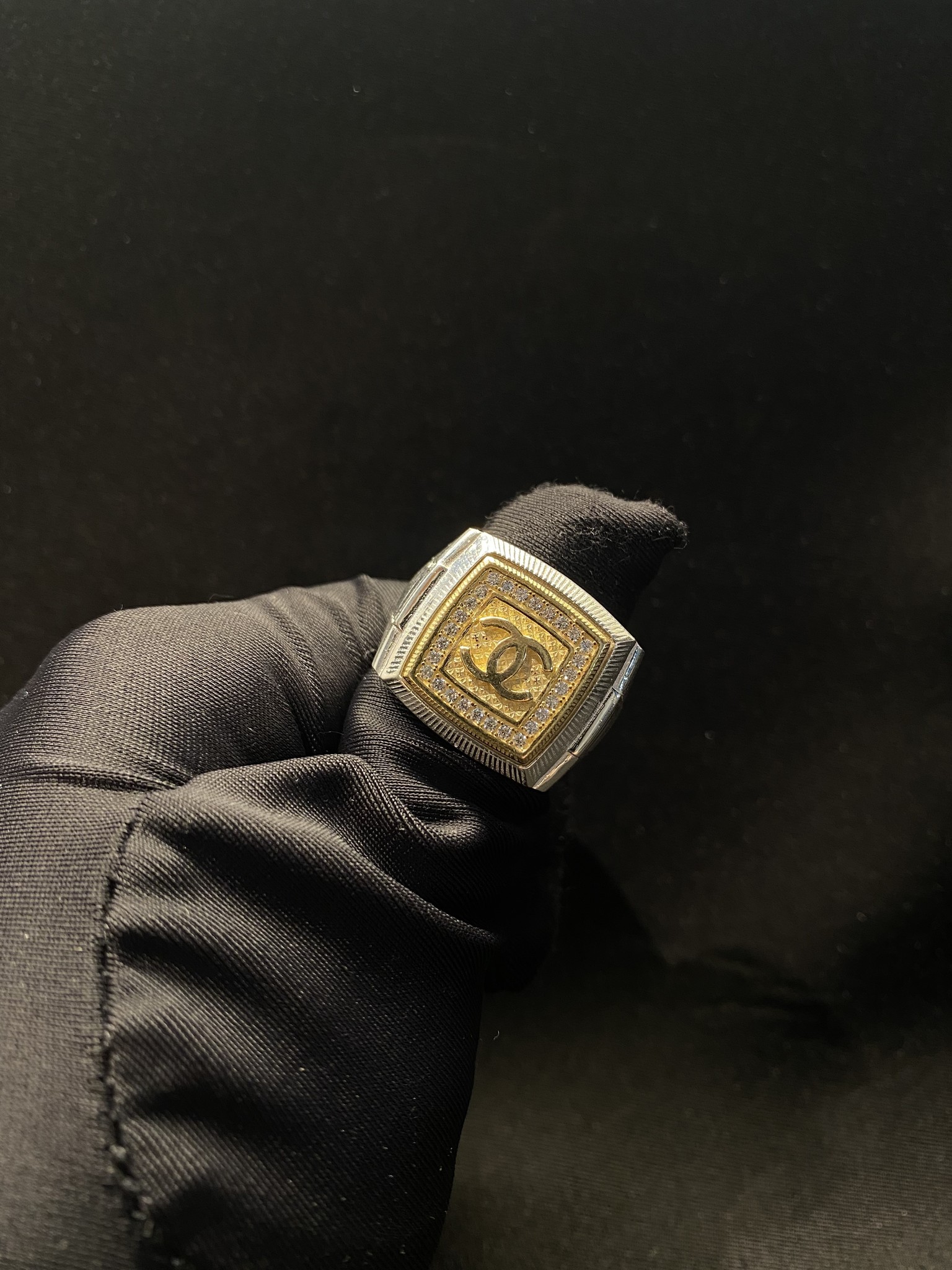Ring zilver vierkante zegel met zirkonia's en logo met roleksschakel-1
