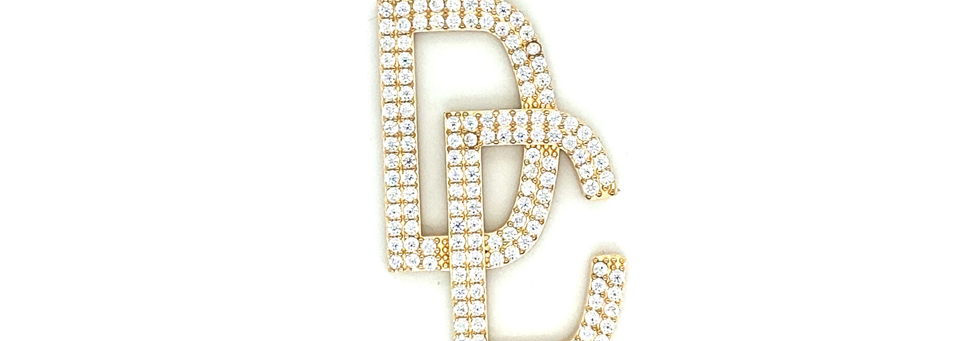 Hanger DC letters met of zonder zirkonia's en tekst op de zijkant