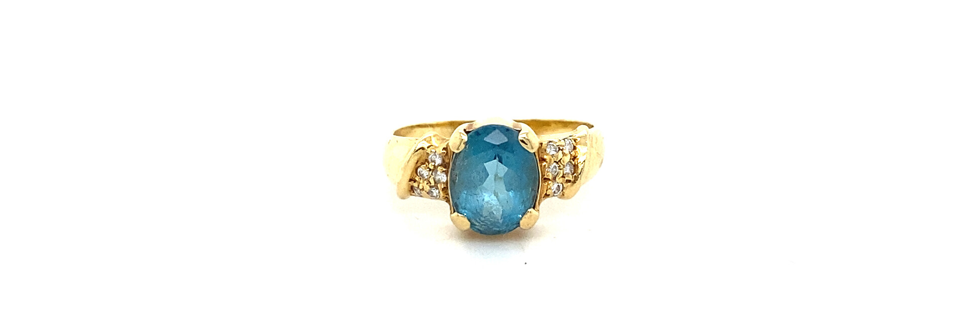 Ring met aquakleurige steen en diamanten