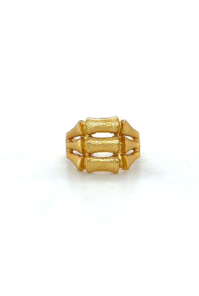 "Xiomara" ring