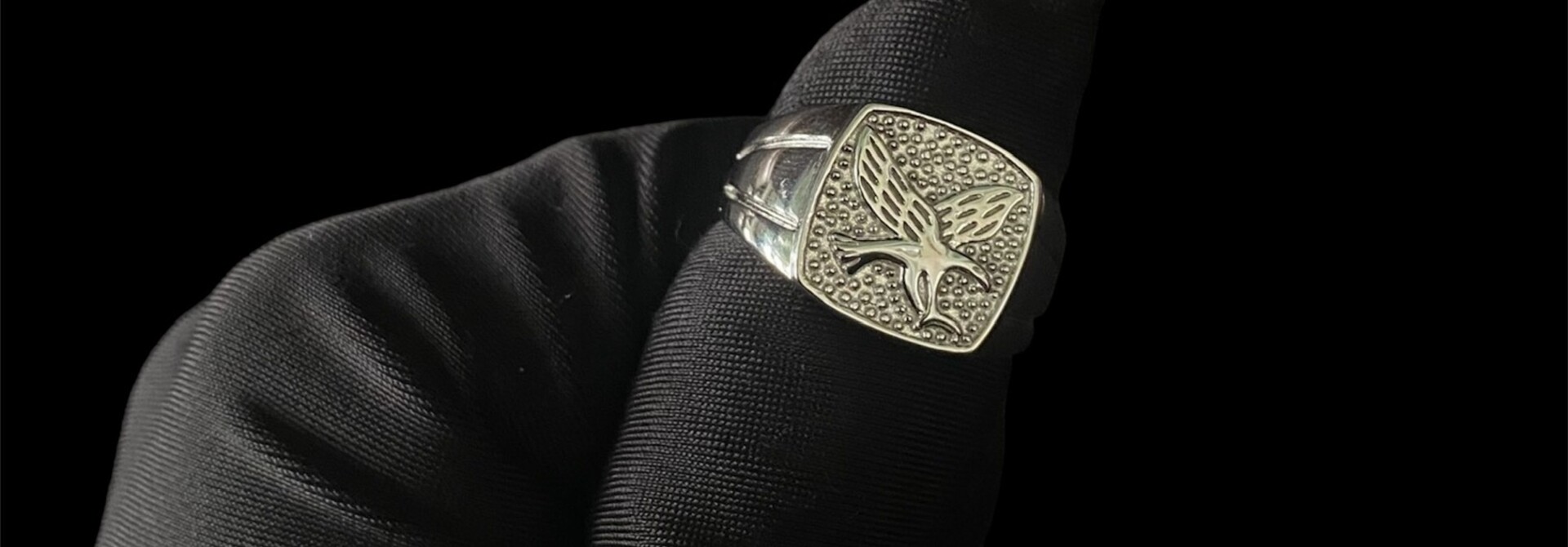 Ring kleine zegel met adelaar zilver