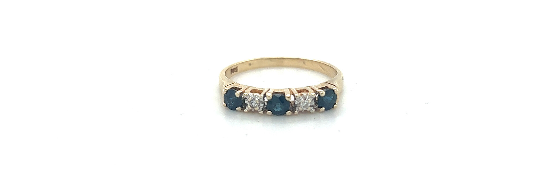 Ring bezet met 2 diamanten en 3 blauwe edelstenen