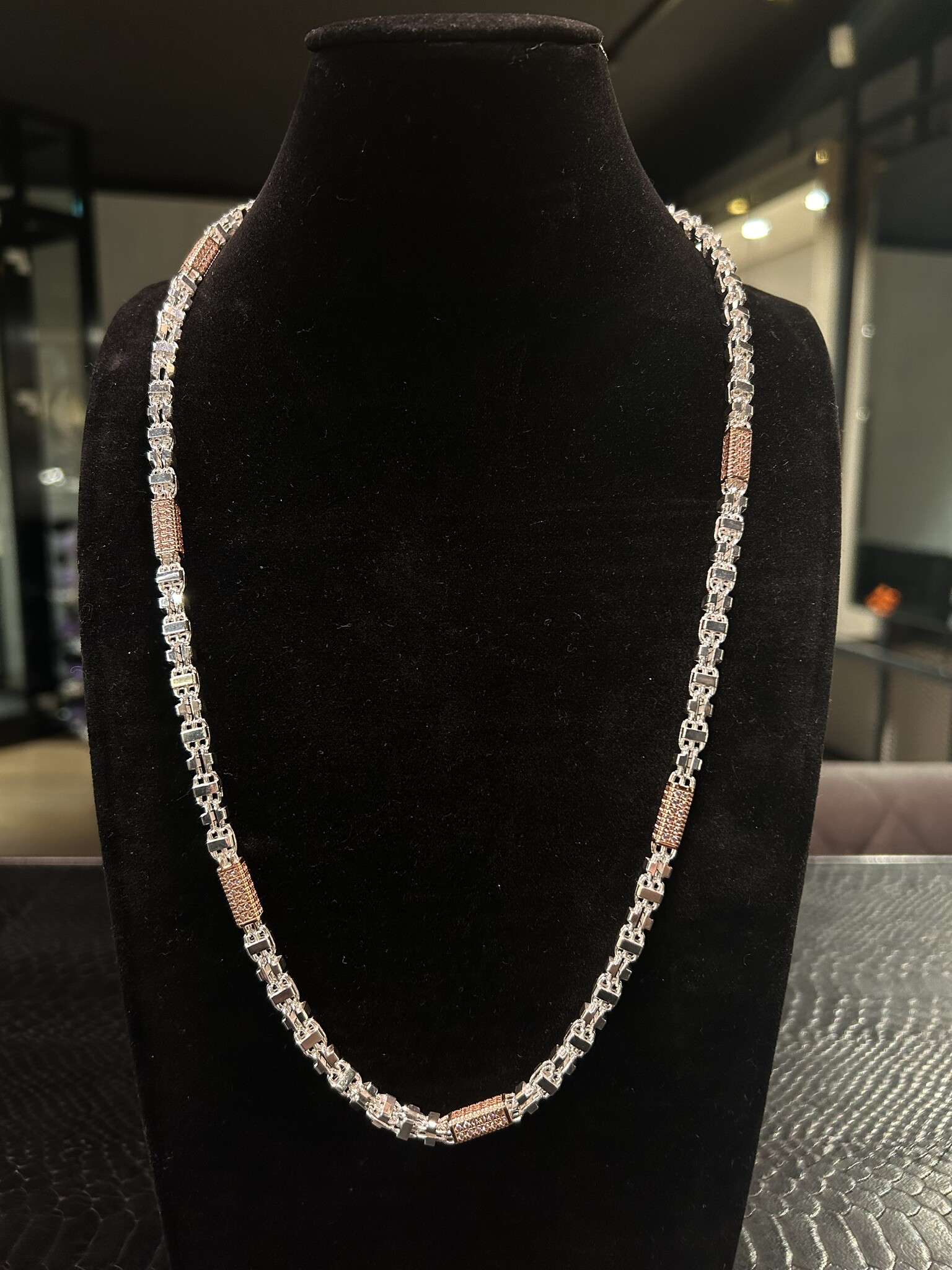 Ketting Magnumchain met roségoud plated blokjes bezet met zirkonia's-1