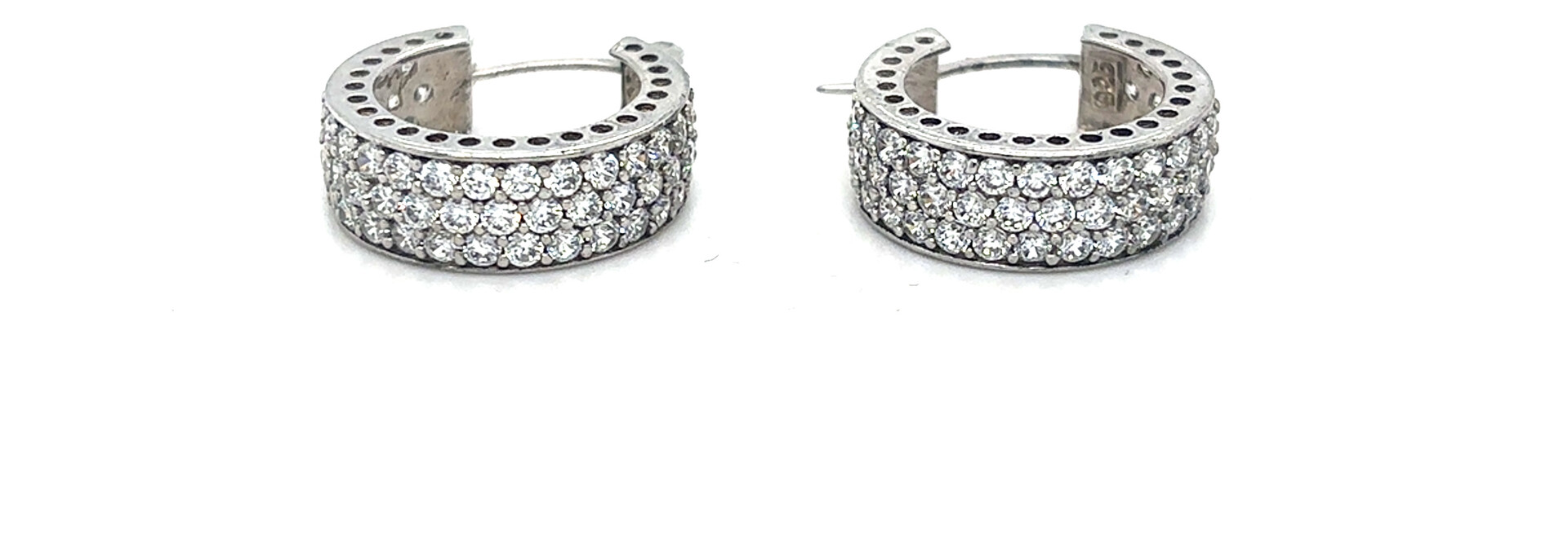 Oorbellen creolen bezet met zirkonia's zilver