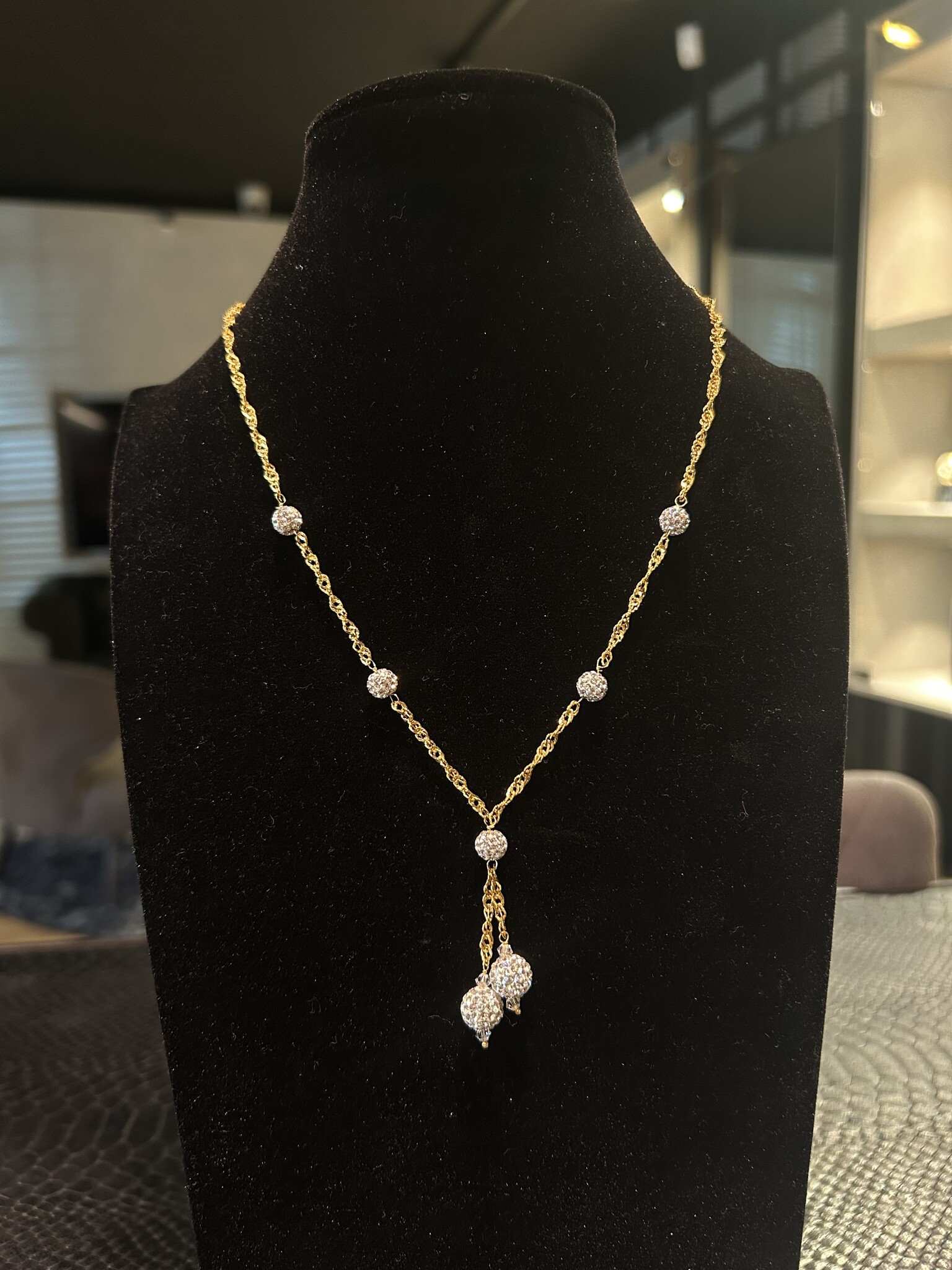 Ketting met zirkonia balletjes-2
