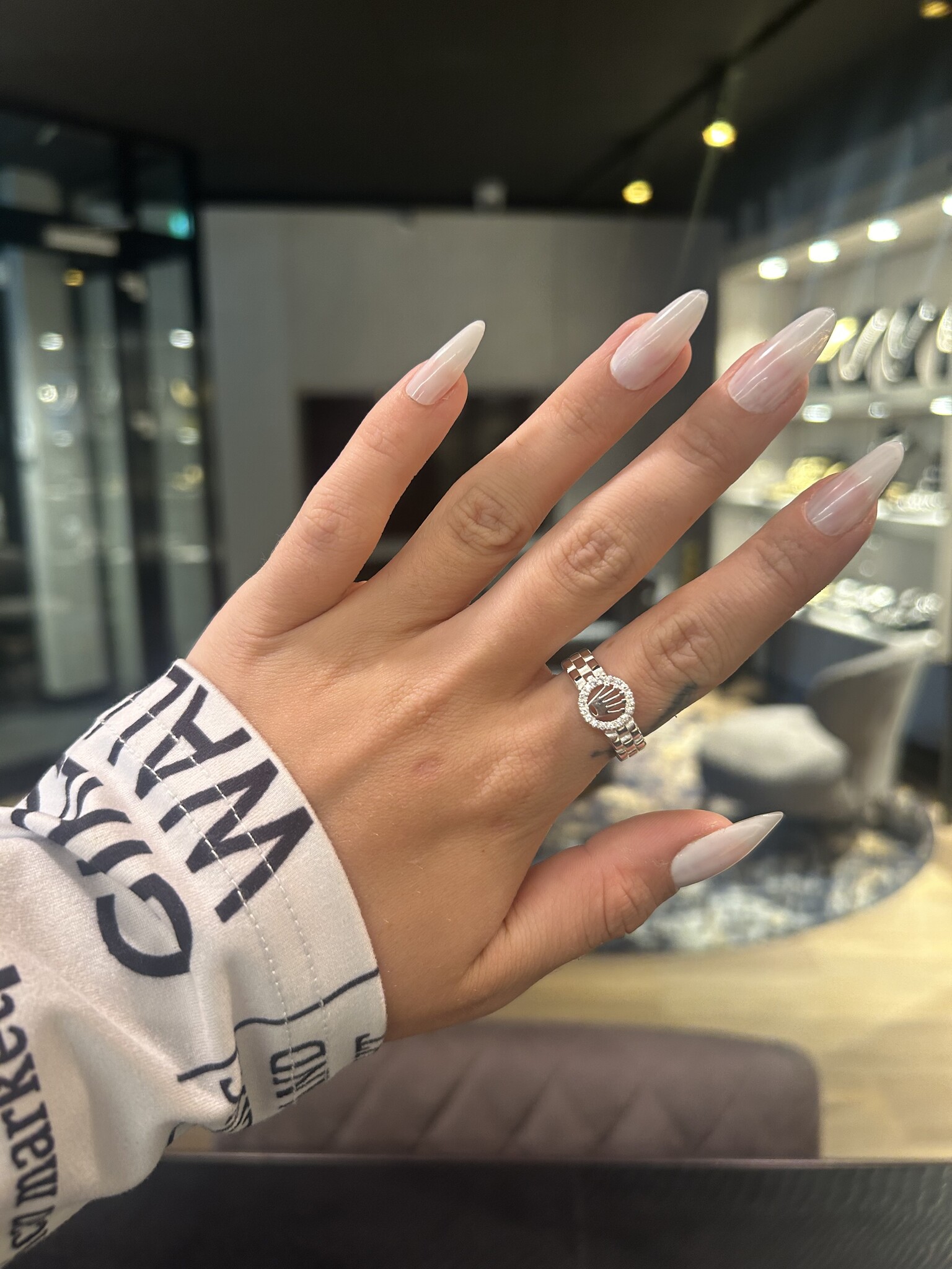 Ring roleksscheen met kroontje omlijst met zirkonia's-2