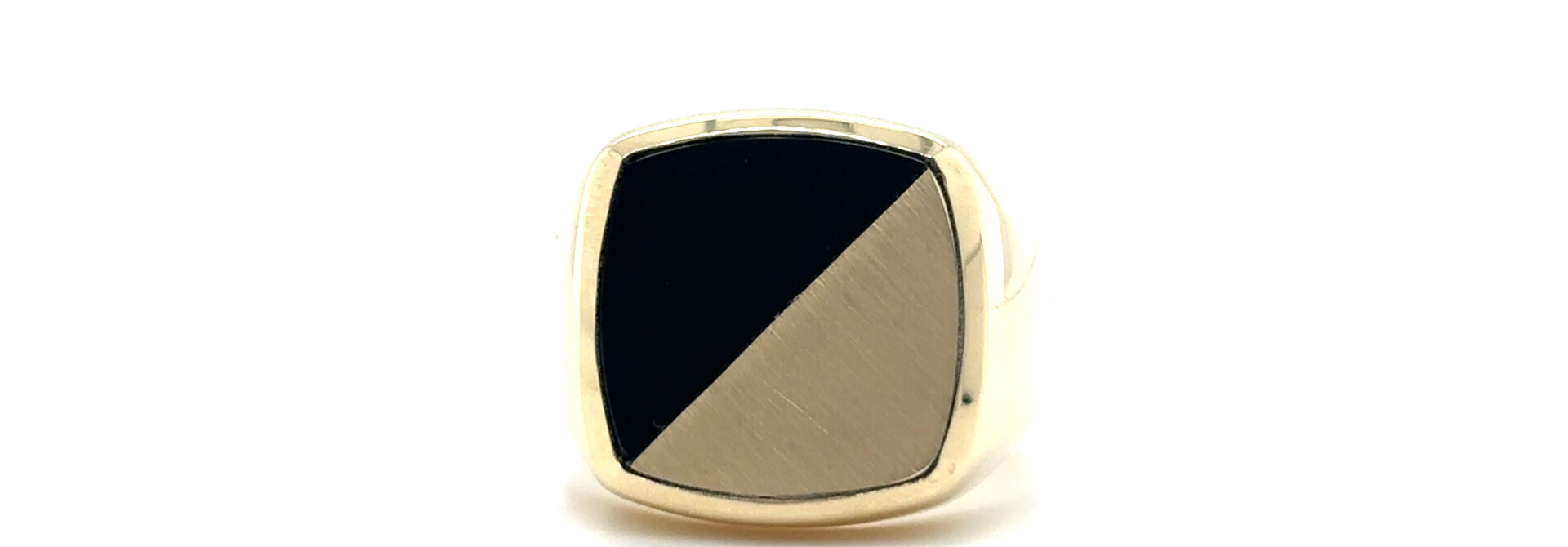 Ring met vierkant en half zwart motief