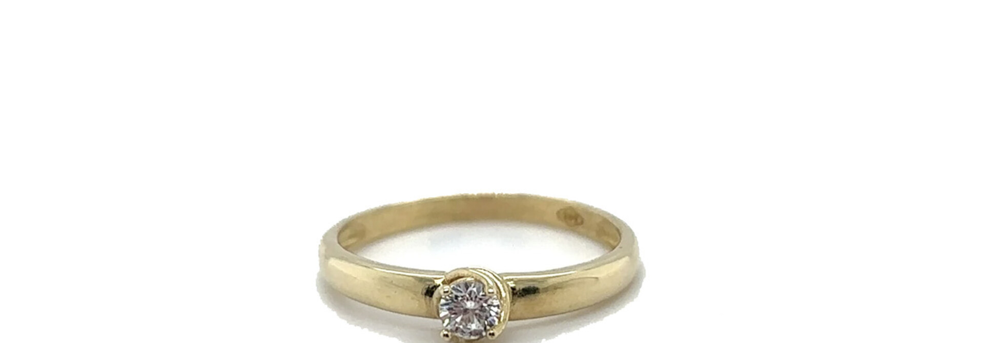 Ring met zirkonia steen