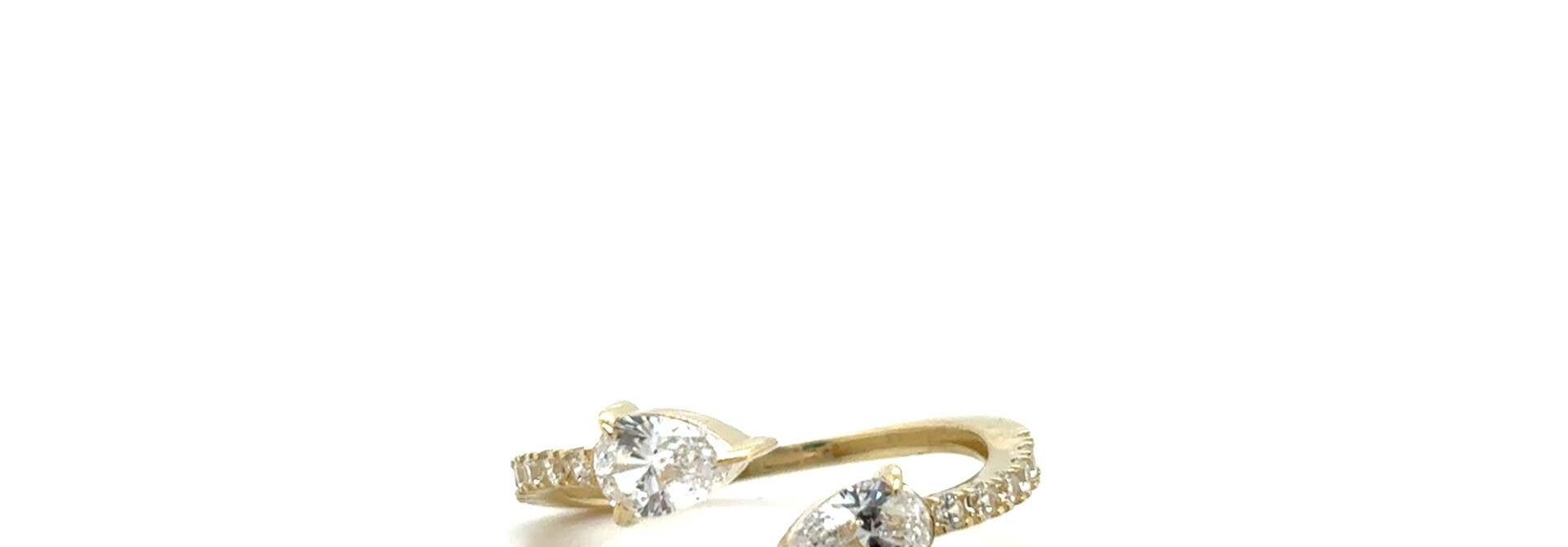 Ring abstract met twee zirkonia's open en bezet met zirkonia's