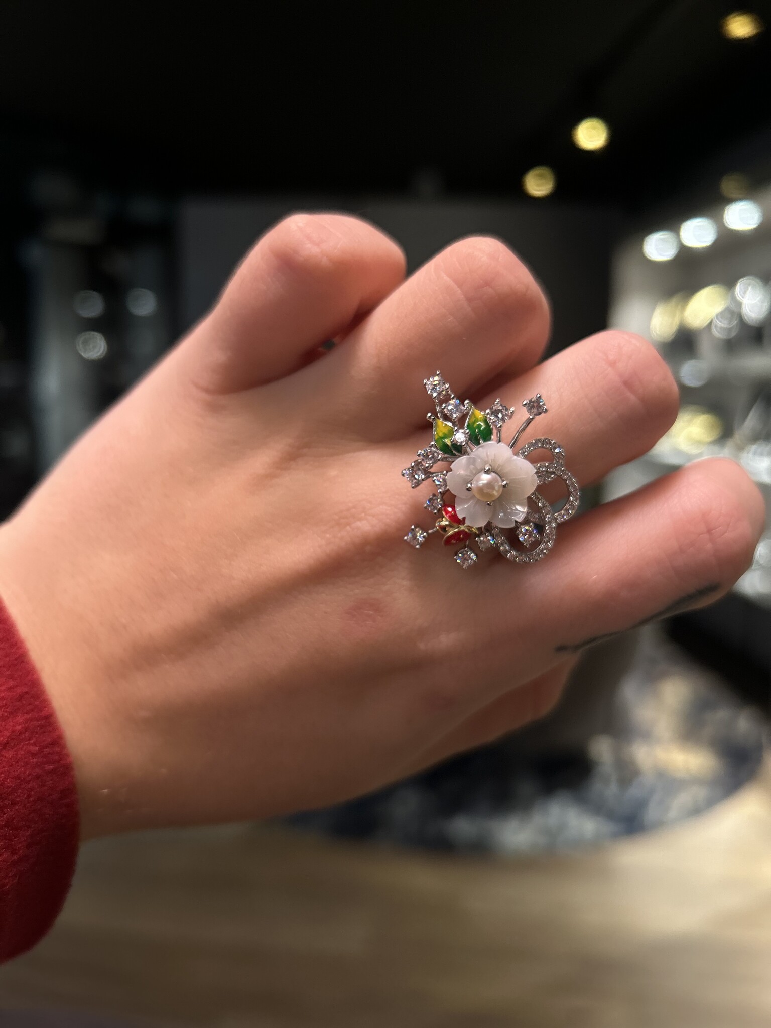 Ring fantasie design met groen en rode accenten-2