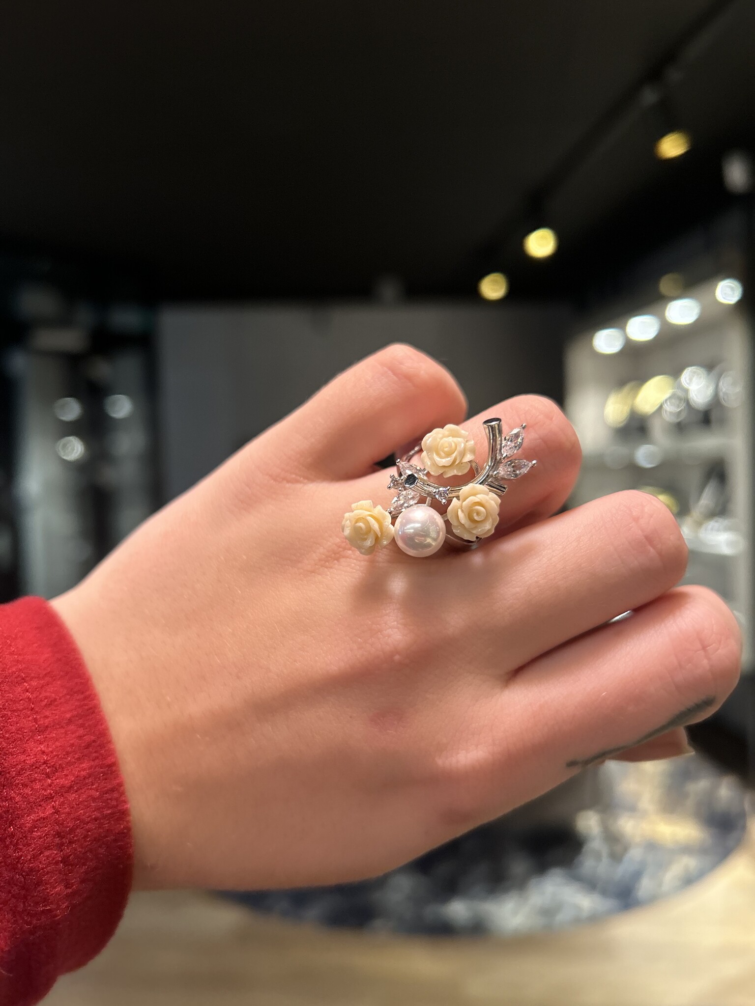 Ring met parels en witte rozen-2