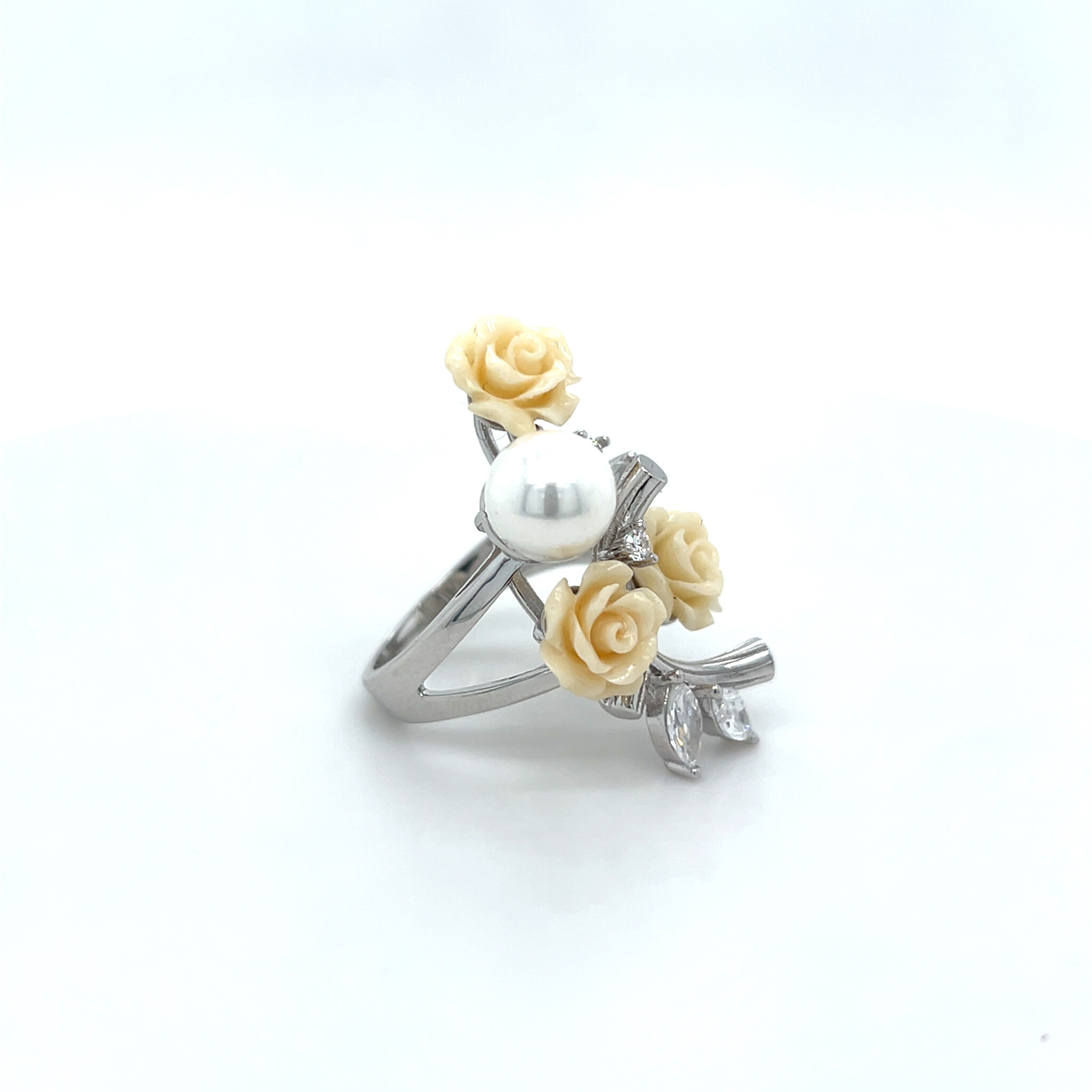 Ring met parels en witte rozen-3