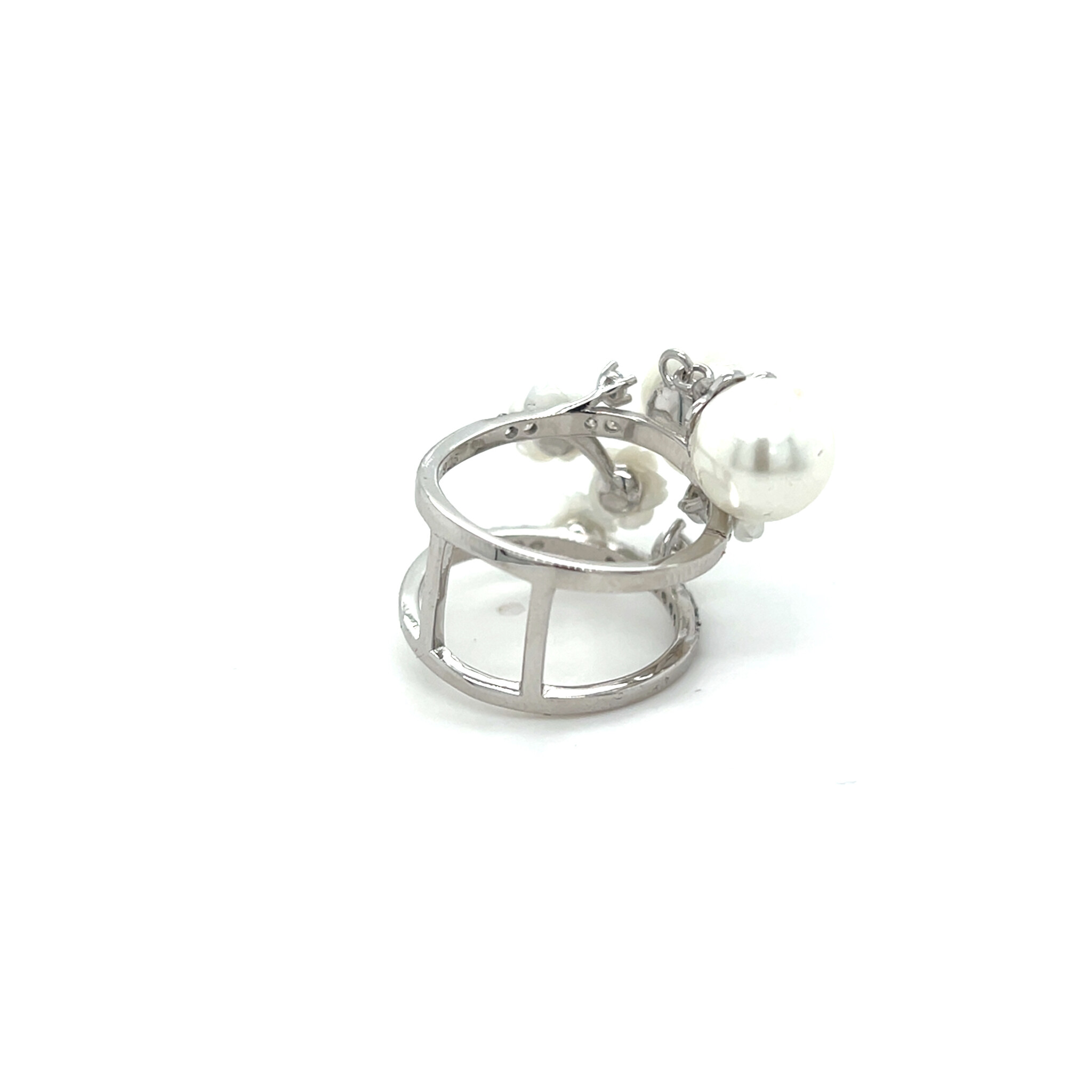 Ring bloemmotief met zirkonias en losse parel-4