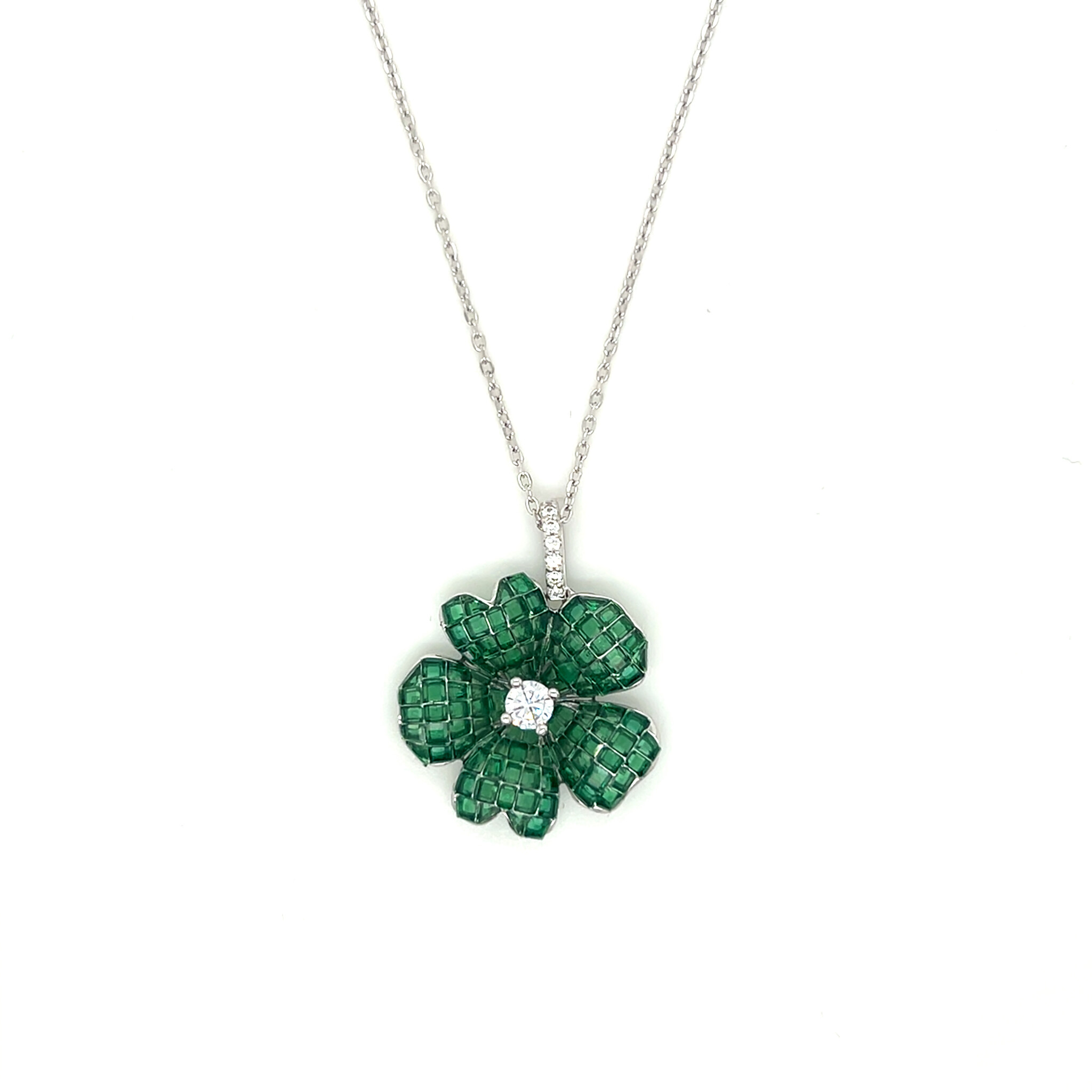 Ketting met bloem met groene langwerpige zirkonia's-1
