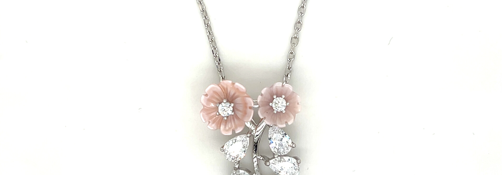 Ketting ankerschakel met hanger tak druppel zirkonia's en roze bloemen