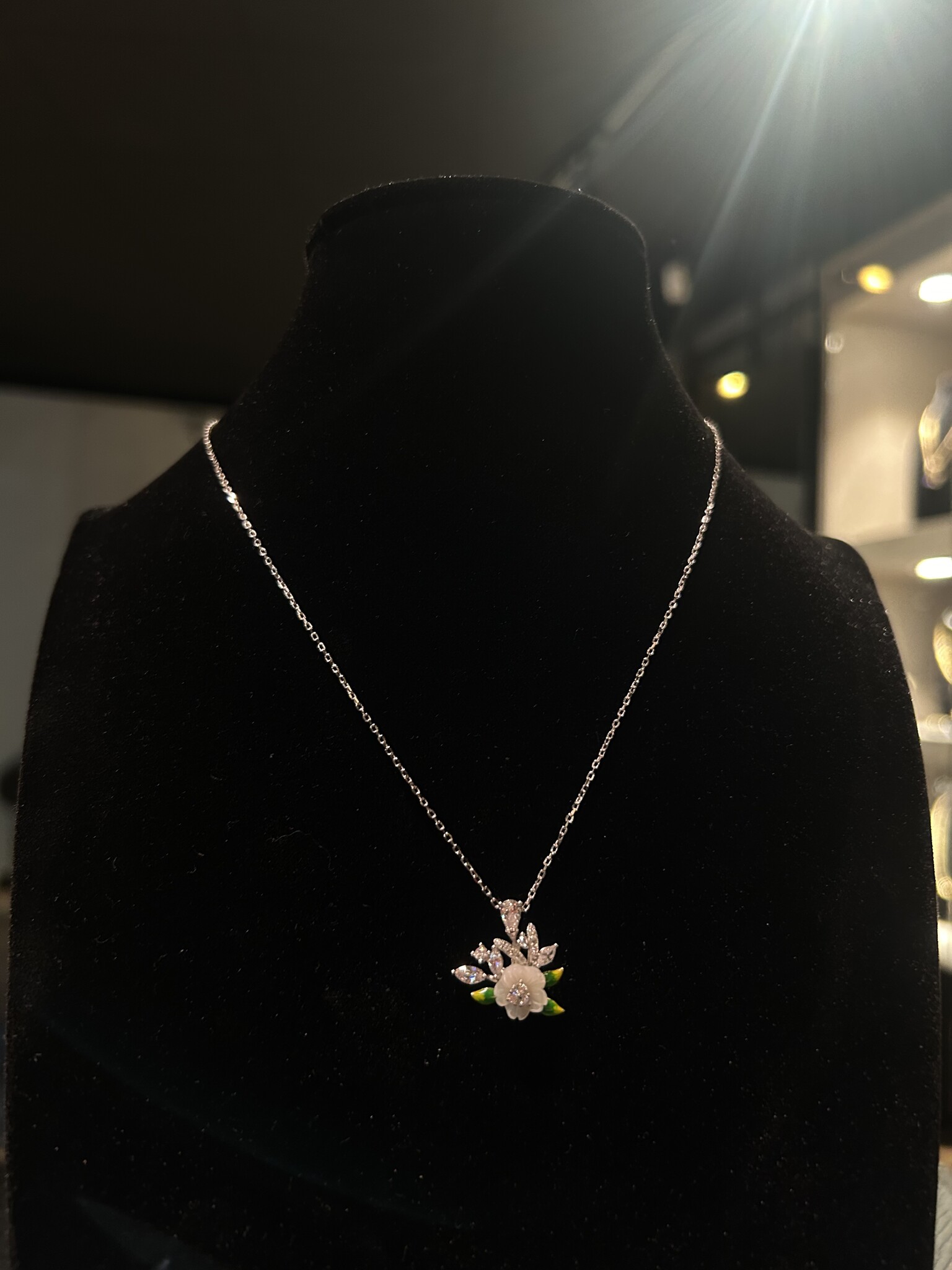 Ketting ankerschakel met hanger bloem en zirkonia's subtiel-2