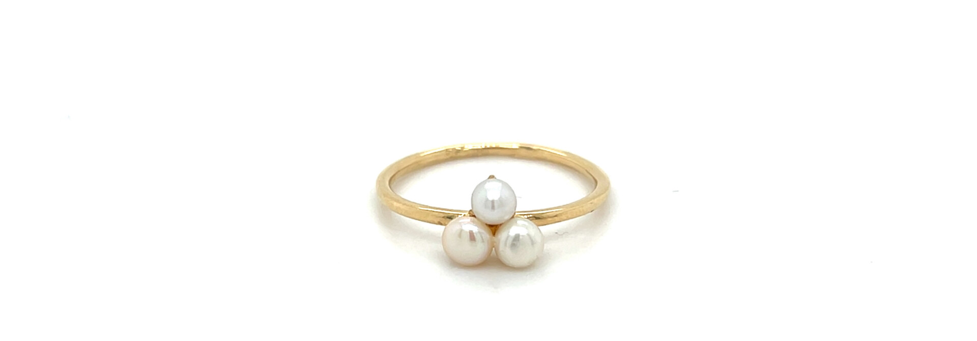 Ring met 3 parels