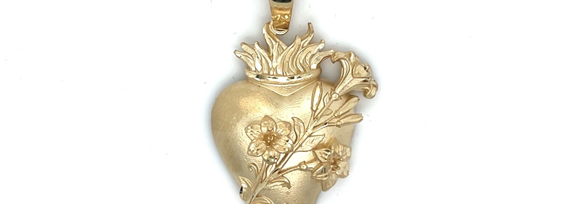 Hanger oldskool hart tattoo style met bloemen en diamond cut