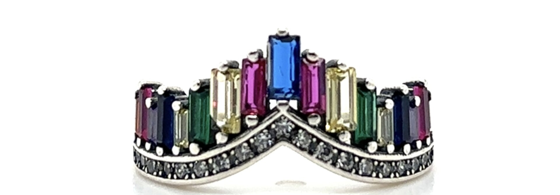 Ring met verschillende kleuren zirkonia stenen in V vorm