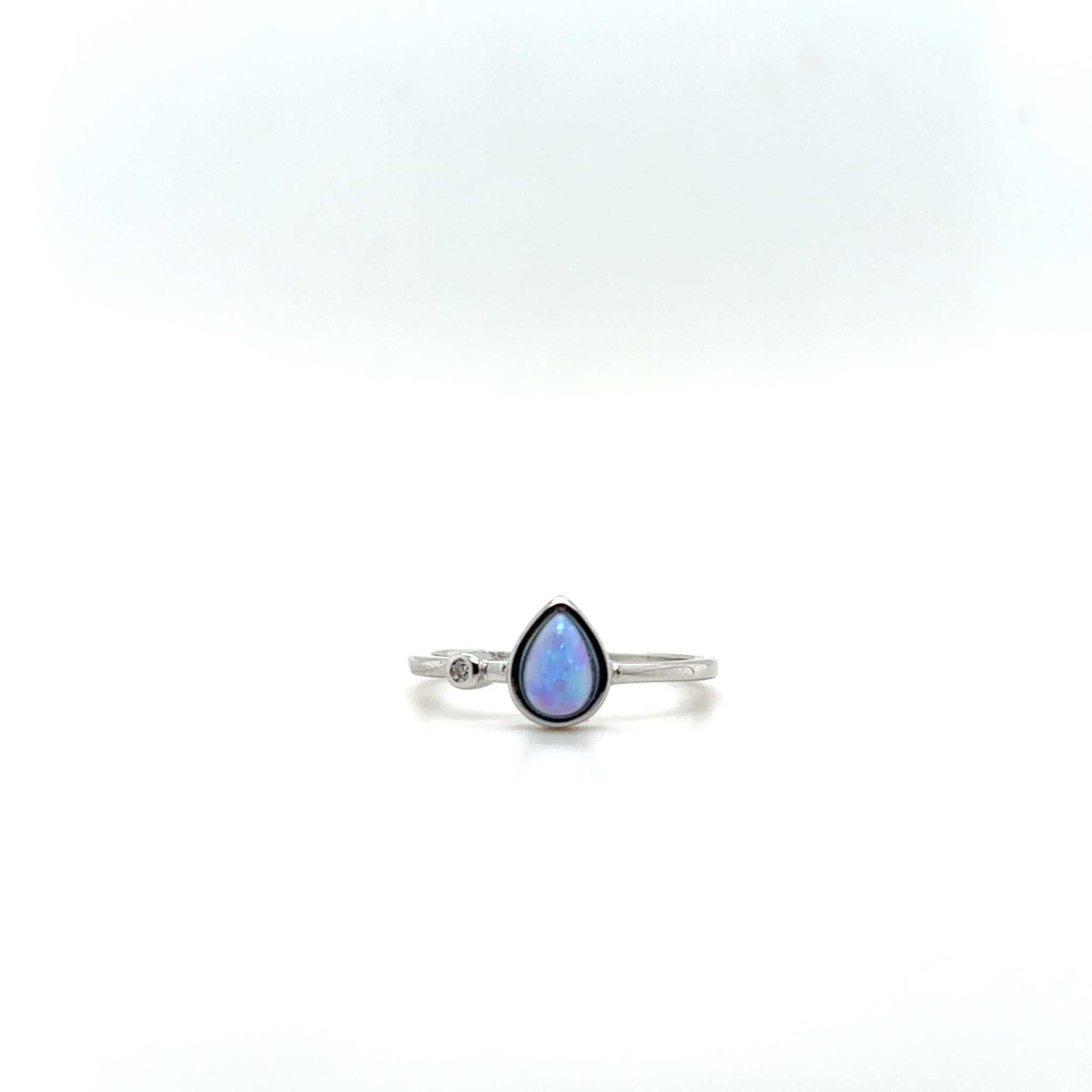 Ring met blauwe opaal in druppel vorm-1