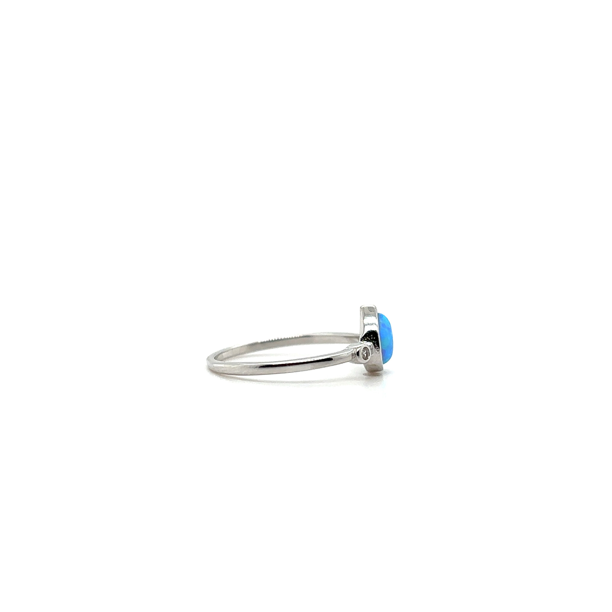 Ring met blauwe opaal in druppel vorm-2