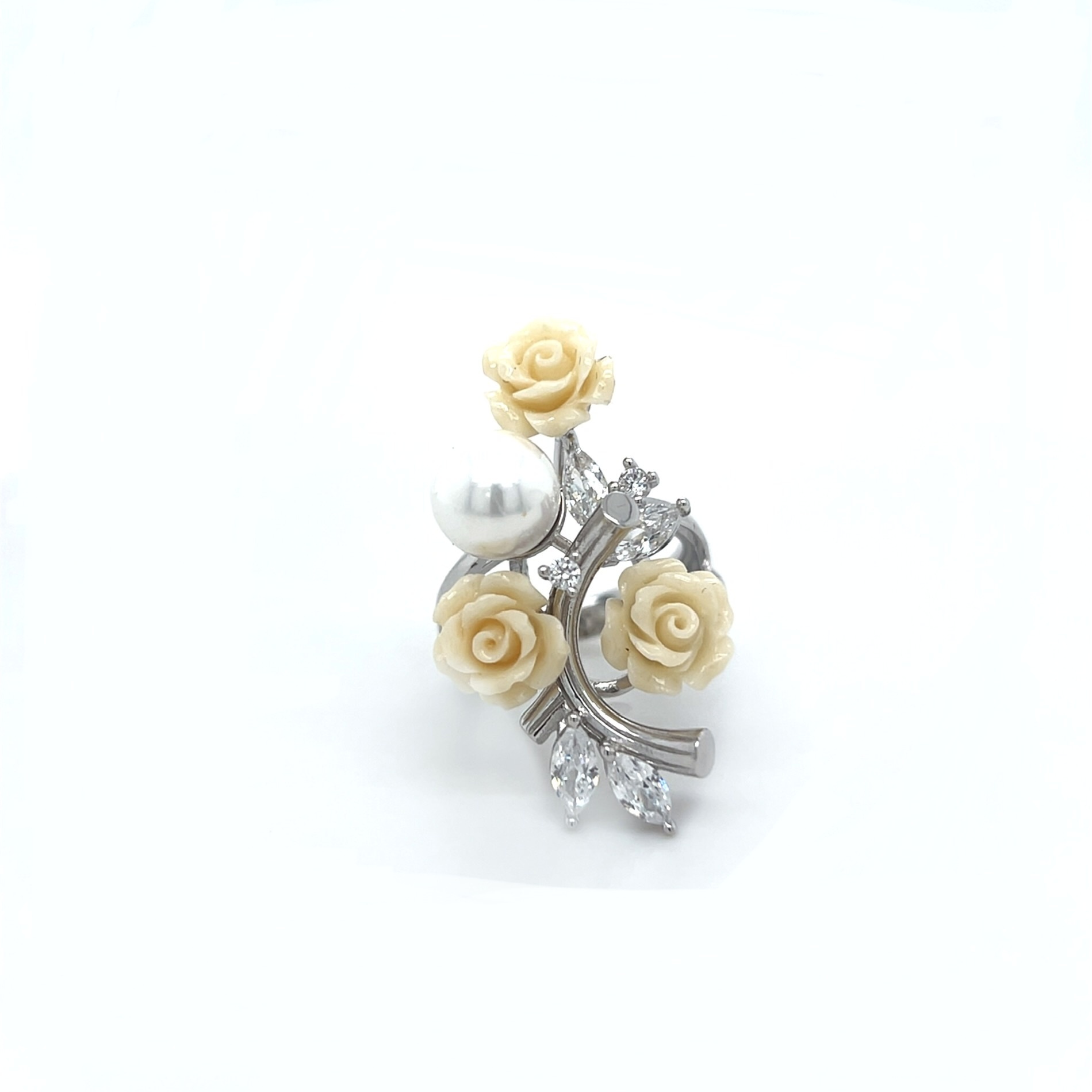 Ring met parels en witte rozen-1
