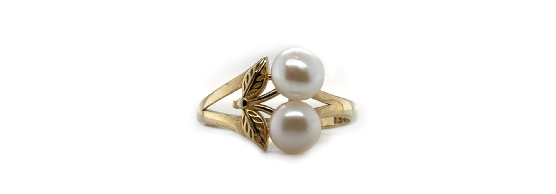 Ring met parels in kers vorm