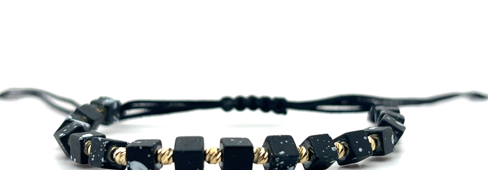 Armband blackline matte marmer vierkante kralen diamond cut balletjes