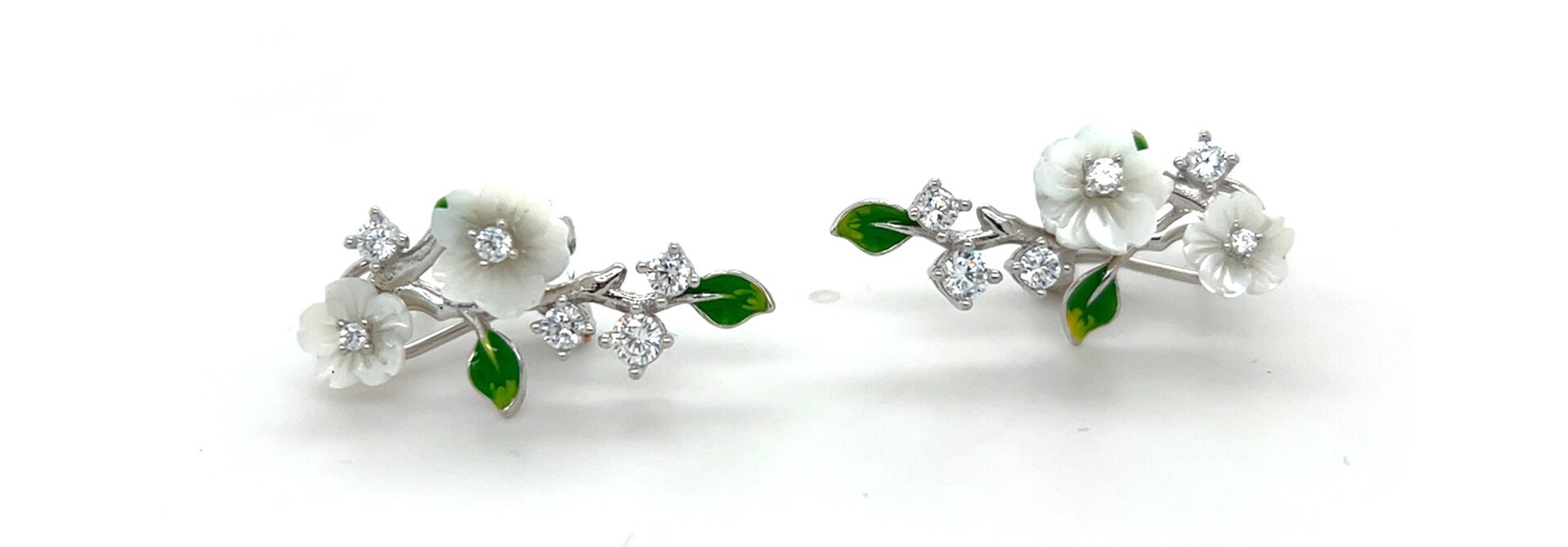 Oorbellen tak met bladeren , zirkonia en bloemen