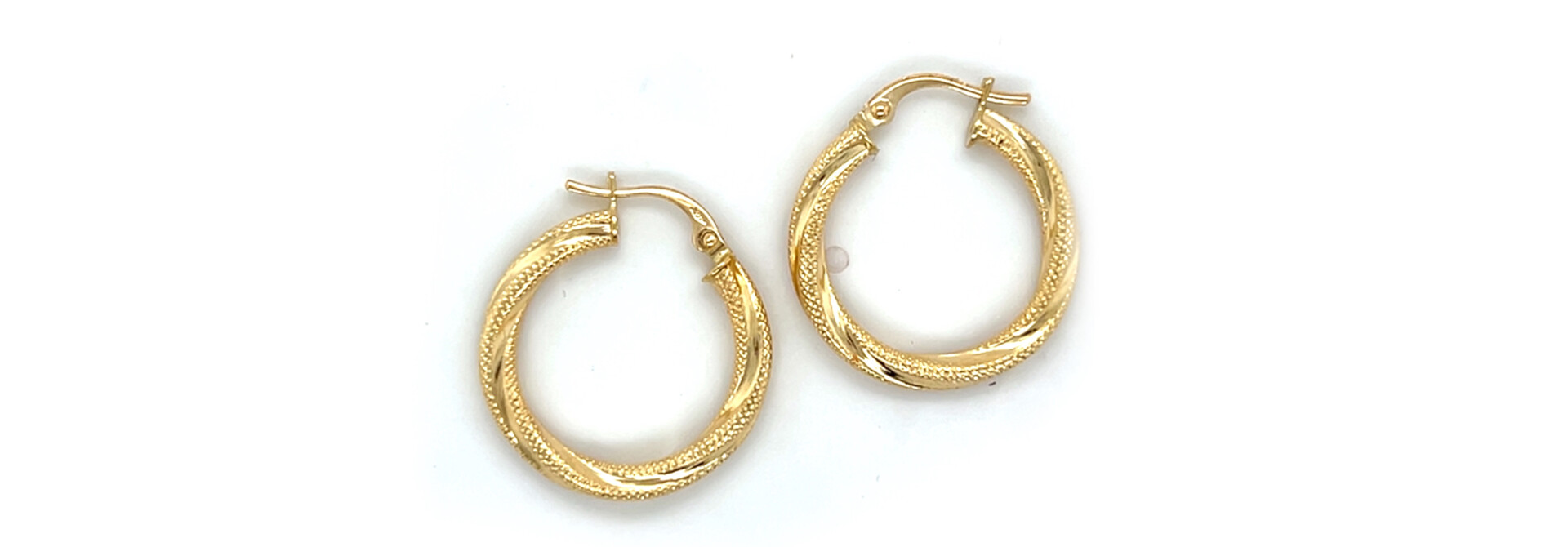 Oorbellen met gedraaid motief