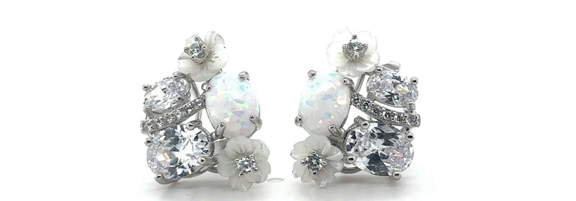 Oorbellen met bloem opaal en zirkonia stenen