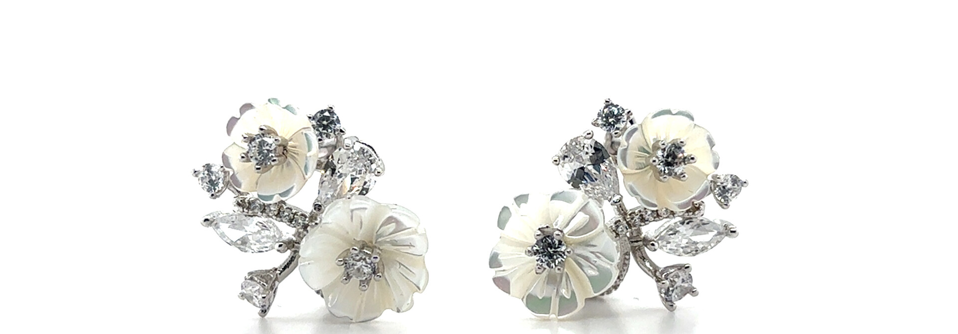 Oorbellen met bloemen en zirkonia stenen