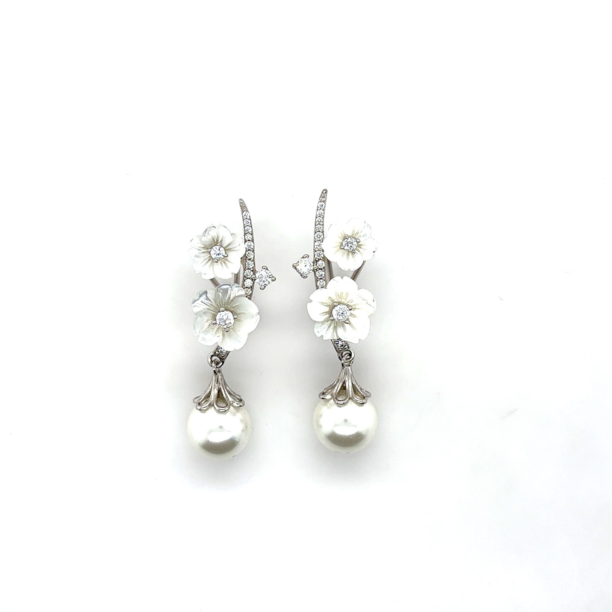 Oorbellen met bloemen hangende parel en zirkonia stenen-1