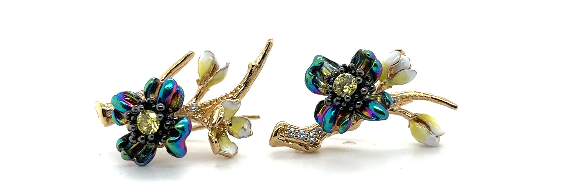 Oorbellen gold-plated met bloemen, takken en zirkonia steen