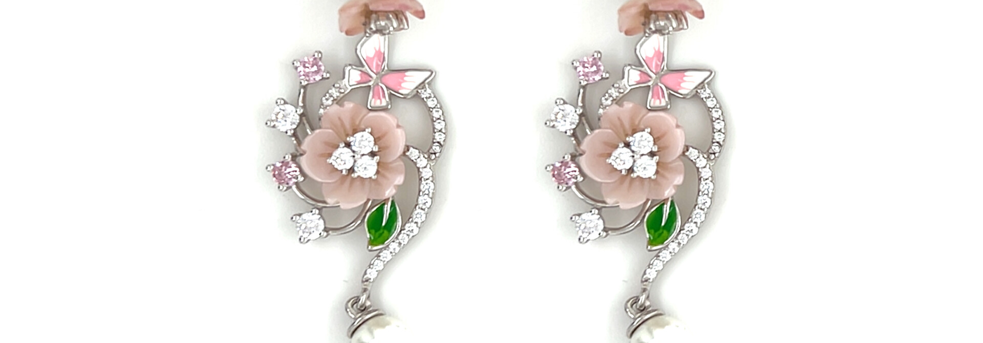 Oorbellen met zirkonia en bloemen en parels