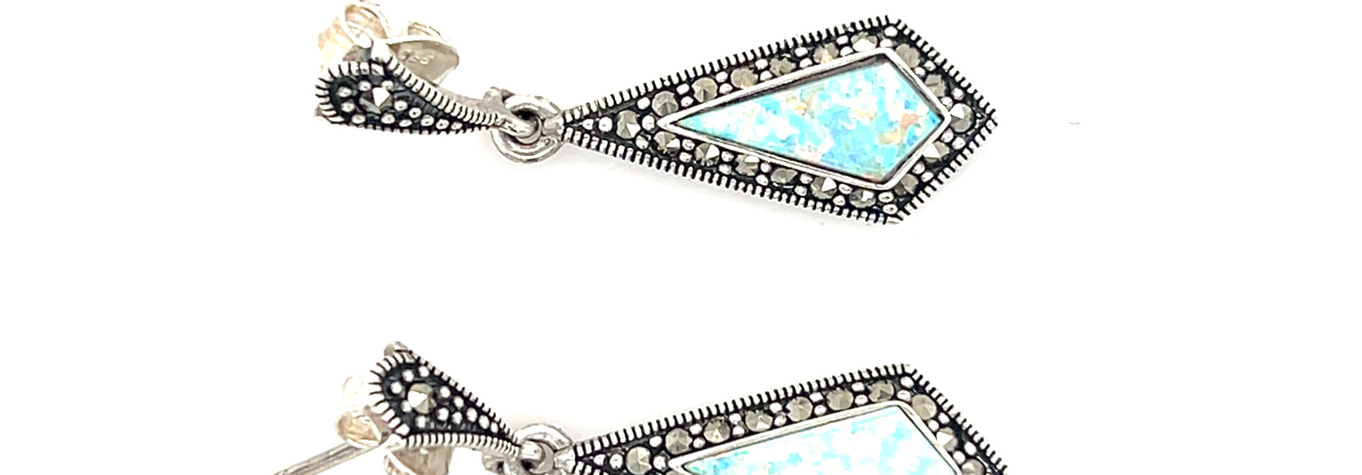 Oorbellen stekers ruitvormige hangers met opaliet