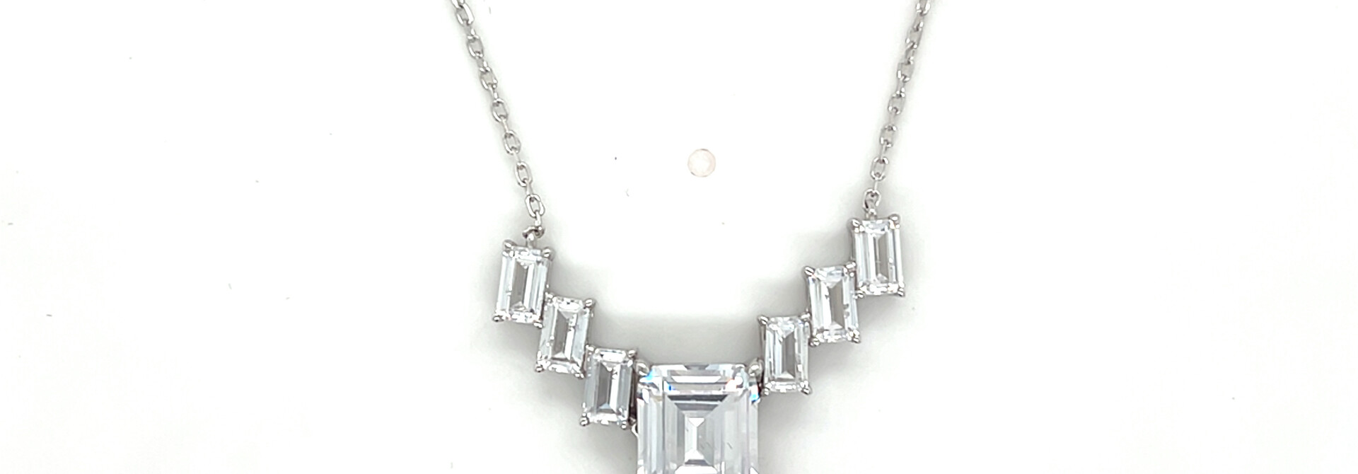 Ketting met rechthoekige zirkonia stenen in verschillende voormaat