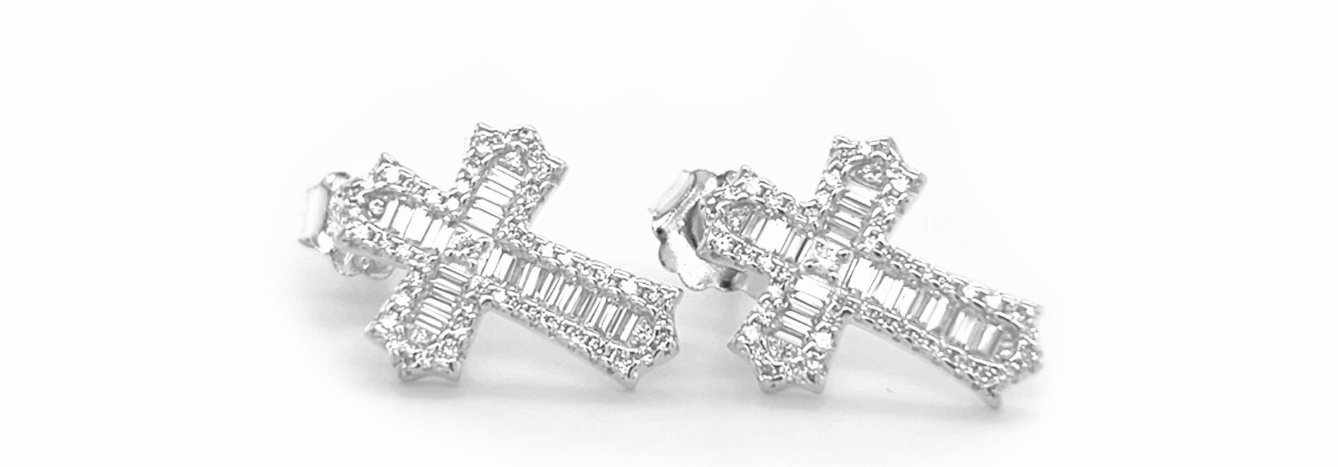 Oorbellen gold plated of zilver kruis vorm met zirkonia's