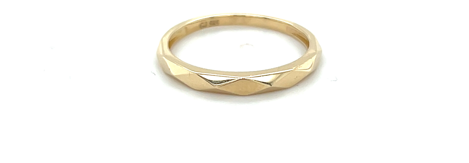 Ring clean met ruit geslepen