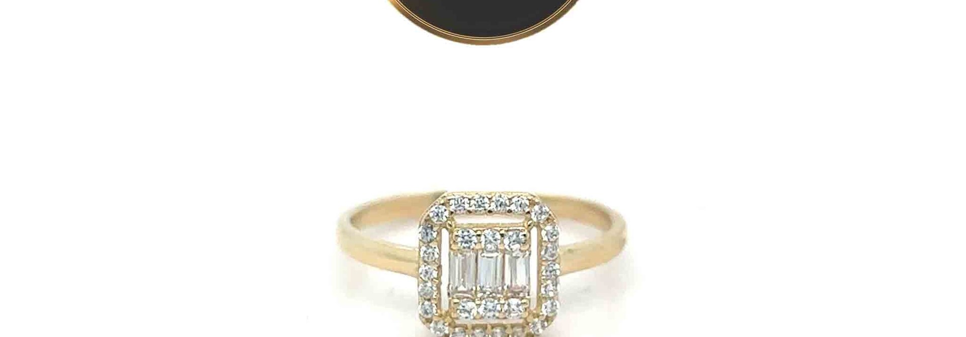 Ring baguettes omringd door zirkonia's