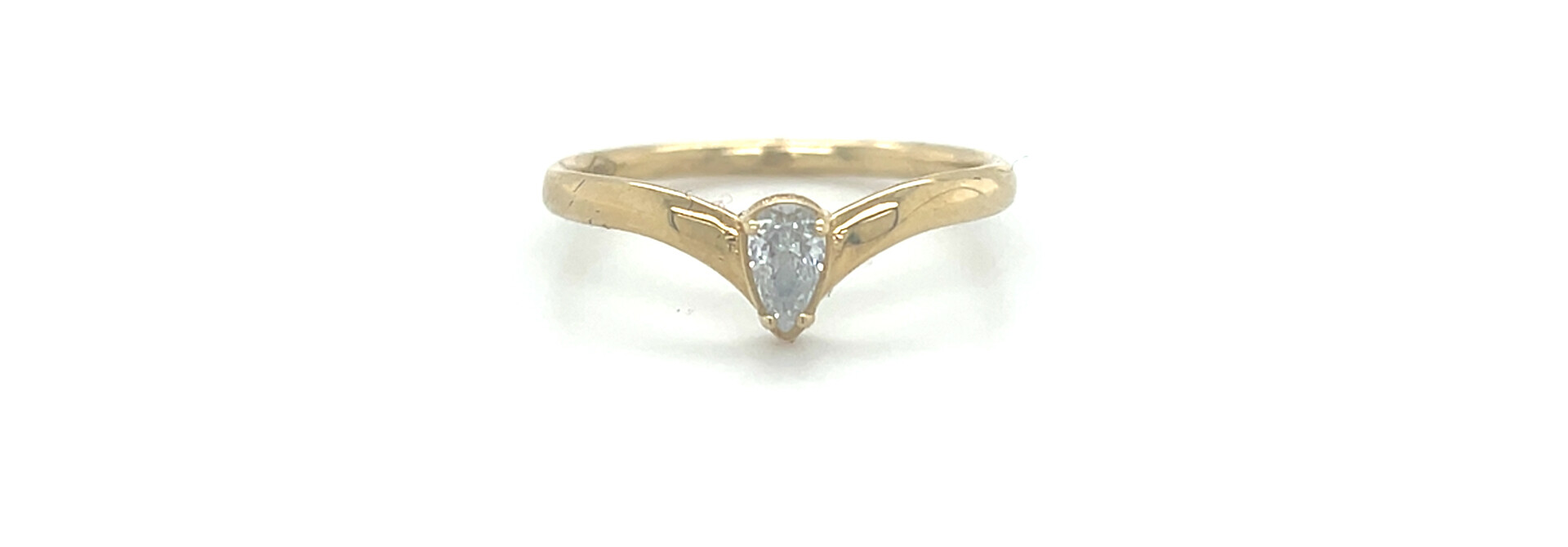 Ring met zirkonia in druppelvorm