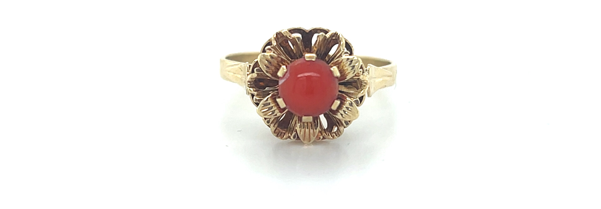 Ring bloem met bloedkoraal steen