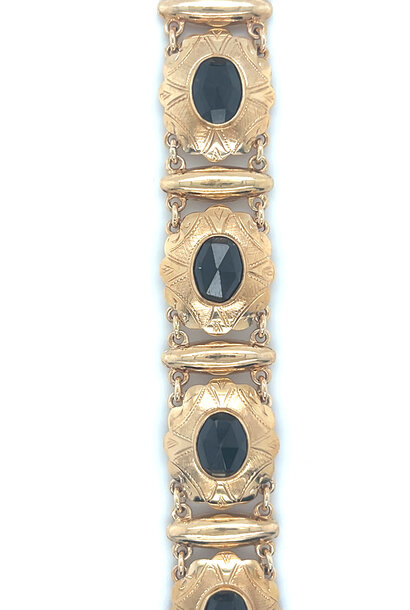 "Iconic" armband