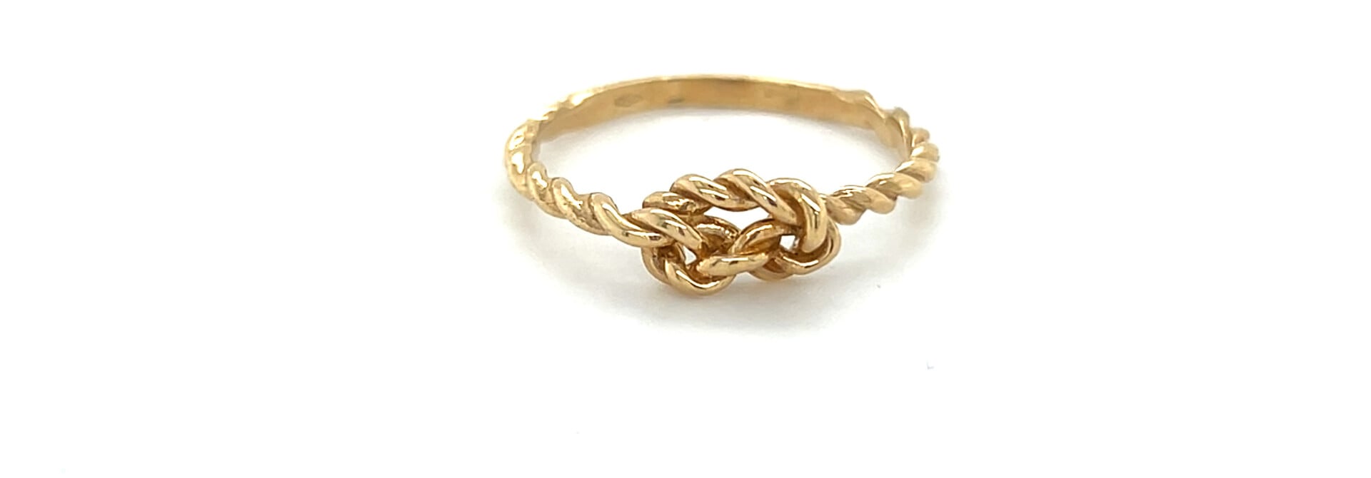 Ring gedraaid met knoop